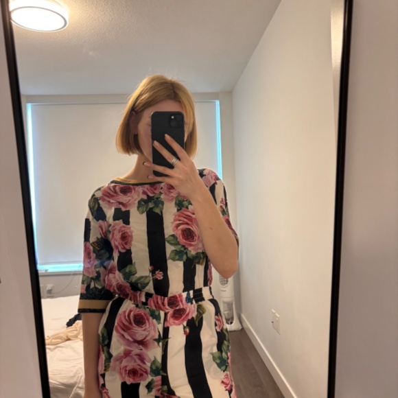 Womens Dolce & Gabbana shorts and shirt set - Picture 3 of 10